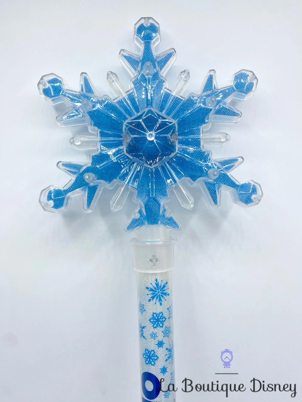 Baguette Lumineuse La Reine Des Neiges Disney On Ice Elsa Flocon De Neige 56 Cm 4 Baguette Lumineuse La Reine Des Neiges Disney On Ice Elsa Flocon De Neige 56 Cm – Image 2