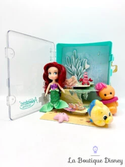 Ensemble De Jeu Coffret Mini Poupée Ariel La Petite Sirène Animators Collection Disney Store Pop Up Environnement Valise