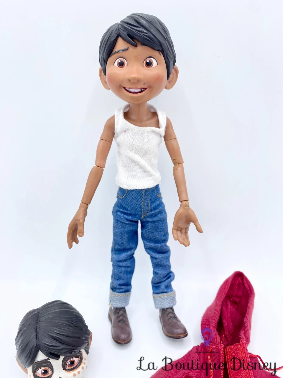 Figurine Chantante Miguel Coco Disney Store Poupée Articulée Guitare 20 Cm 4 Figurine Chantante Miguel Coco Disney Store Poupée Articulée Guitare 20 Cm – Image 2