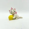 Figurine Marie Les Aristochats Disney Bullyland Chat Blanc Pelote Laine 3,5 Cm 2 Figurine Marie Les Aristochats Disney Bullyland Chat Blanc Pelote Laine 3,5 Cm -Meilleur Jouets Magasin figurine marie pelotte laine les aristochats disney bullyland 2