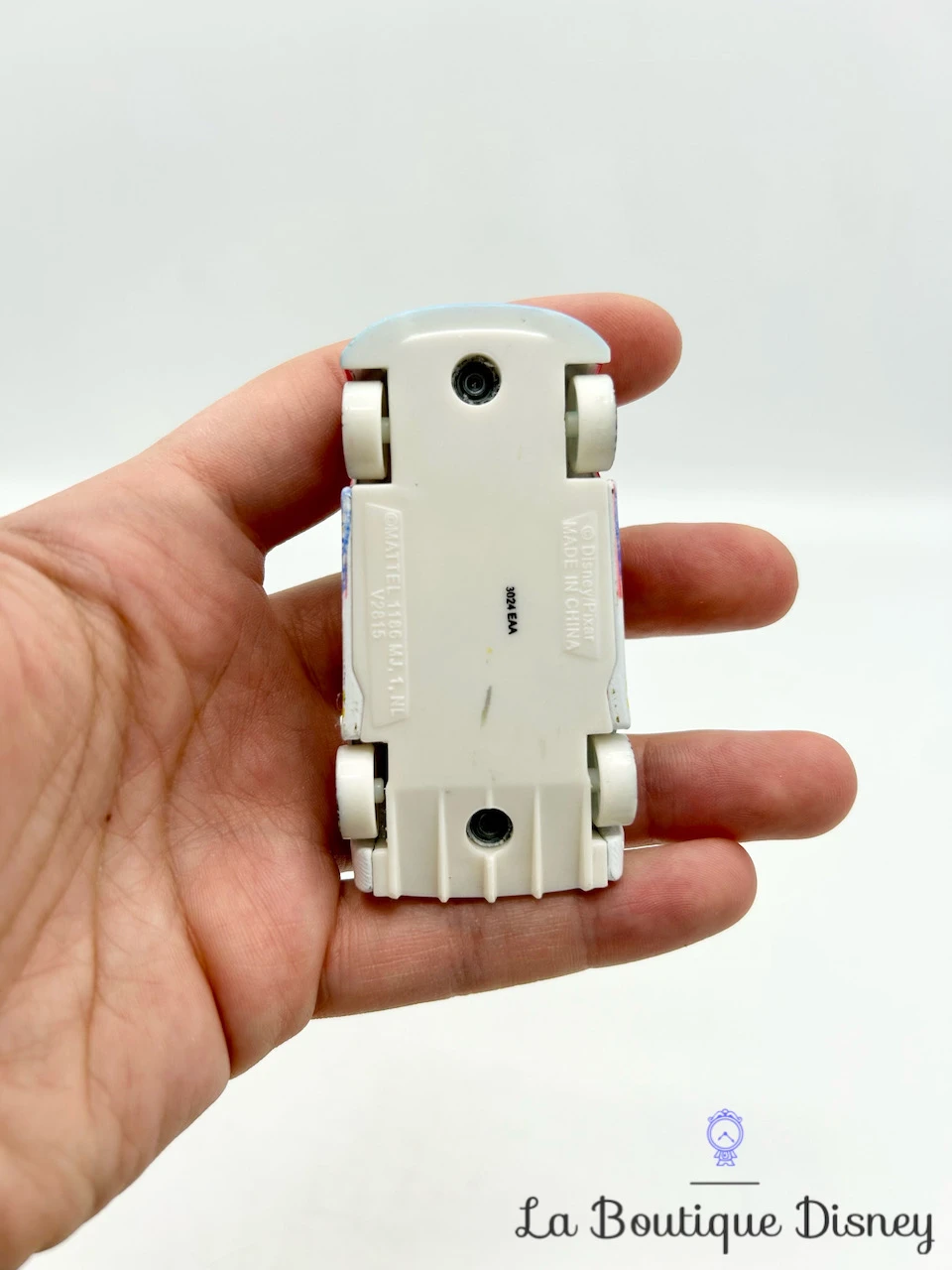 Figurine Voiture Vitaly Petrov Ice Racer Cars 2 Disney Pixar Mattel 7 Figurine Voiture Vitaly Petrov Ice Racer Cars 2 Disney Pixar Mattel – Image 5