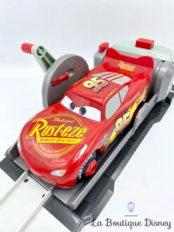 Jouet Flash McQueen Cars Cascadeur Disney Pixar Mattel Voiture Lanceur 10 Jouet Flash McQueen Cars Cascadeur Disney Pixar Mattel Voiture Lanceur -Meilleur Jouets Magasin jouet cars flash mcqueen cascadeur voiture lanceur disney mattel 2017 manivelle 5