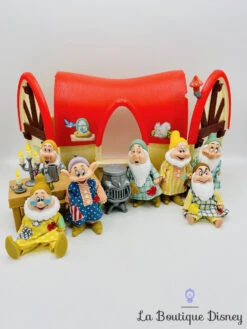 Jouet Atelier Joaillerie Des 7 Nains Mini Poupées Disney Princesses Simba Toys Blanche Neige Et Les Sept Nains Pyjama Chaumière