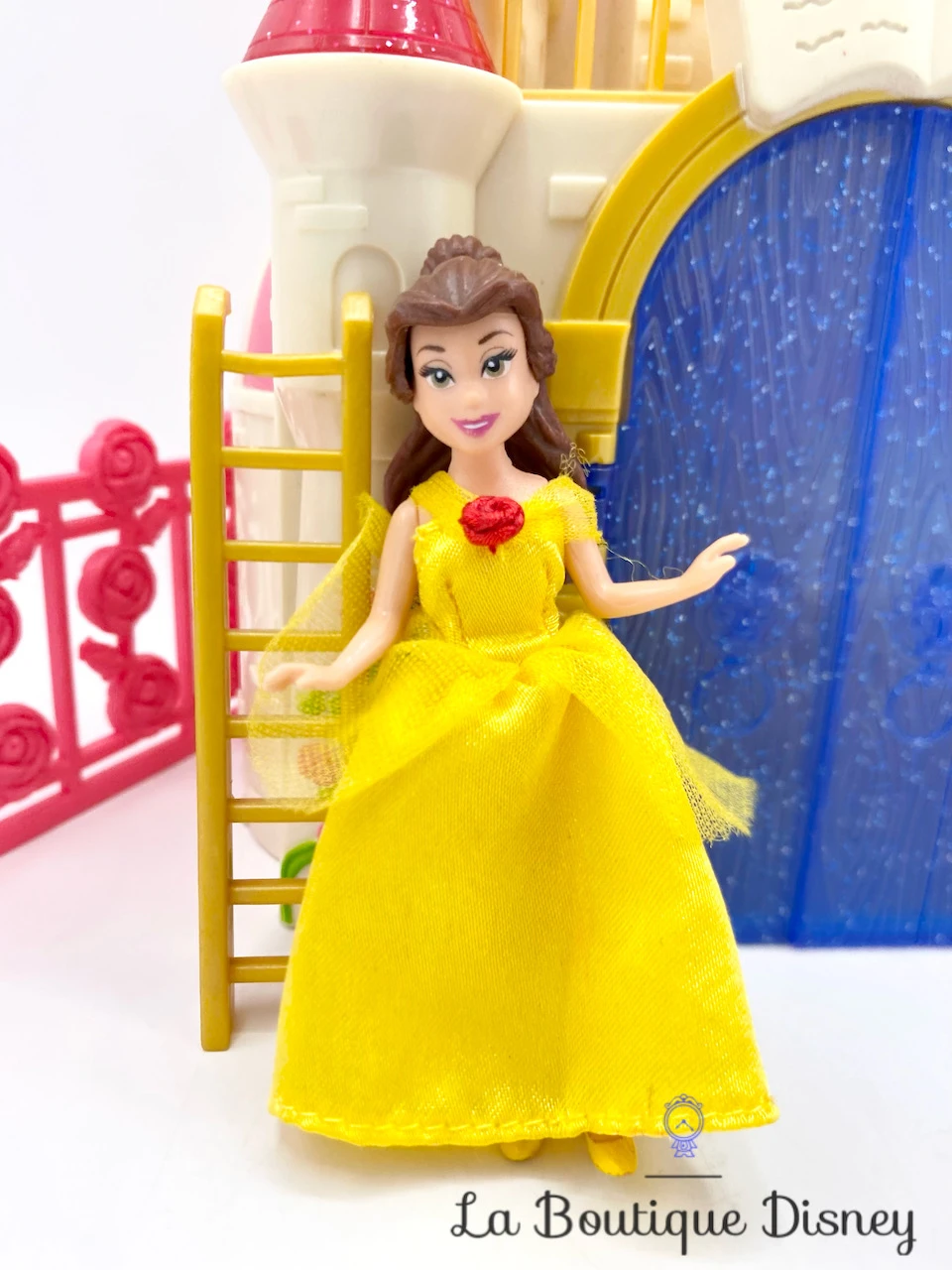 Figurine Fashion Polly Pocket Château La Belle Et La Bête Boutique Royale Disney Mattel 2009 Mini Poupée 4 Figurine Fashion Polly Pocket Château La Belle Et La Bête Boutique Royale Disney Mattel 2009 Mini Poupée – Image 2