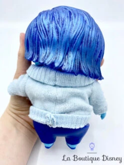 Jouet Figurine Tristesse Vice Versa Disney TOMY Plastique Bleu 17 Cm 8 Jouet Figurine Tristesse Vice Versa Disney TOMY Plastique Bleu 17 Cm -Meilleur Jouets Magasin jouet figurine tristesse vice versa tomy disney sonore 1