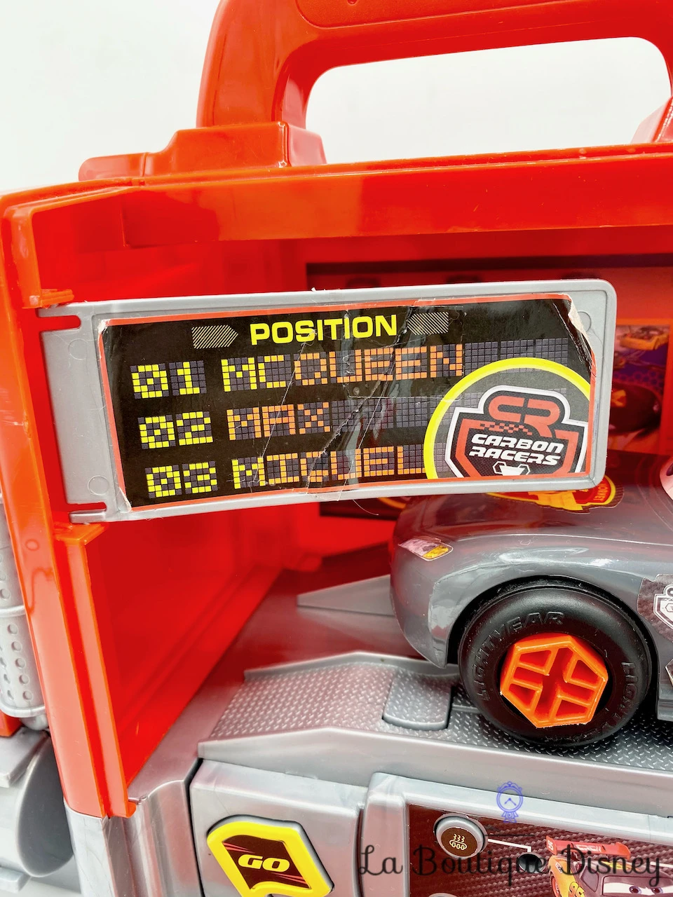 Jouet Camion Mack Truck Carbone Cars Disney Smoby Flash McQueen Rouge 9 Jouet Camion Mack Truck Carbone Cars Disney Smoby Flash McQueen Rouge – Image 7