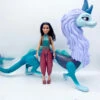 Jouet Poupée Raya Sisu Disney Hasbro 2021 Figurine Dragon Eau Multicolore 60 Cm 2 Jouet Poupée Raya Sisu Disney Hasbro 2021 Figurine Dragon Eau Multicolore 60 Cm -Meilleur Jouets Magasin jouet poupee sisu raya et le dernier dragon disney hasbro 2021 60 cm bleu eau 2