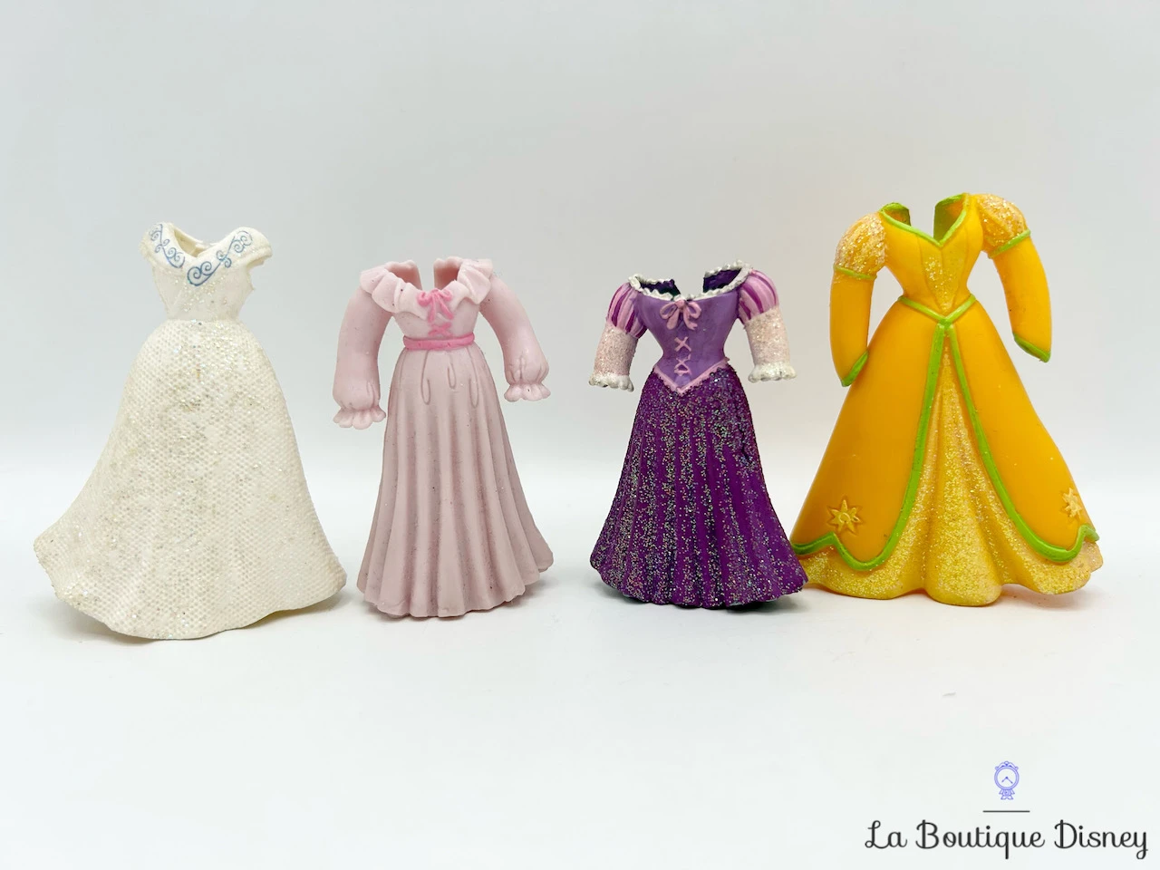 Vêtements Mini Poupée Fashion Polly Pocket Raiponce Disneyland Paris Disney Princess Fashion Set Robes Princesse 4 Vêtements Mini Poupée Fashion Polly Pocket Raiponce Disneyland Paris Disney Princess Fashion Set Robes Princesse – Image 2