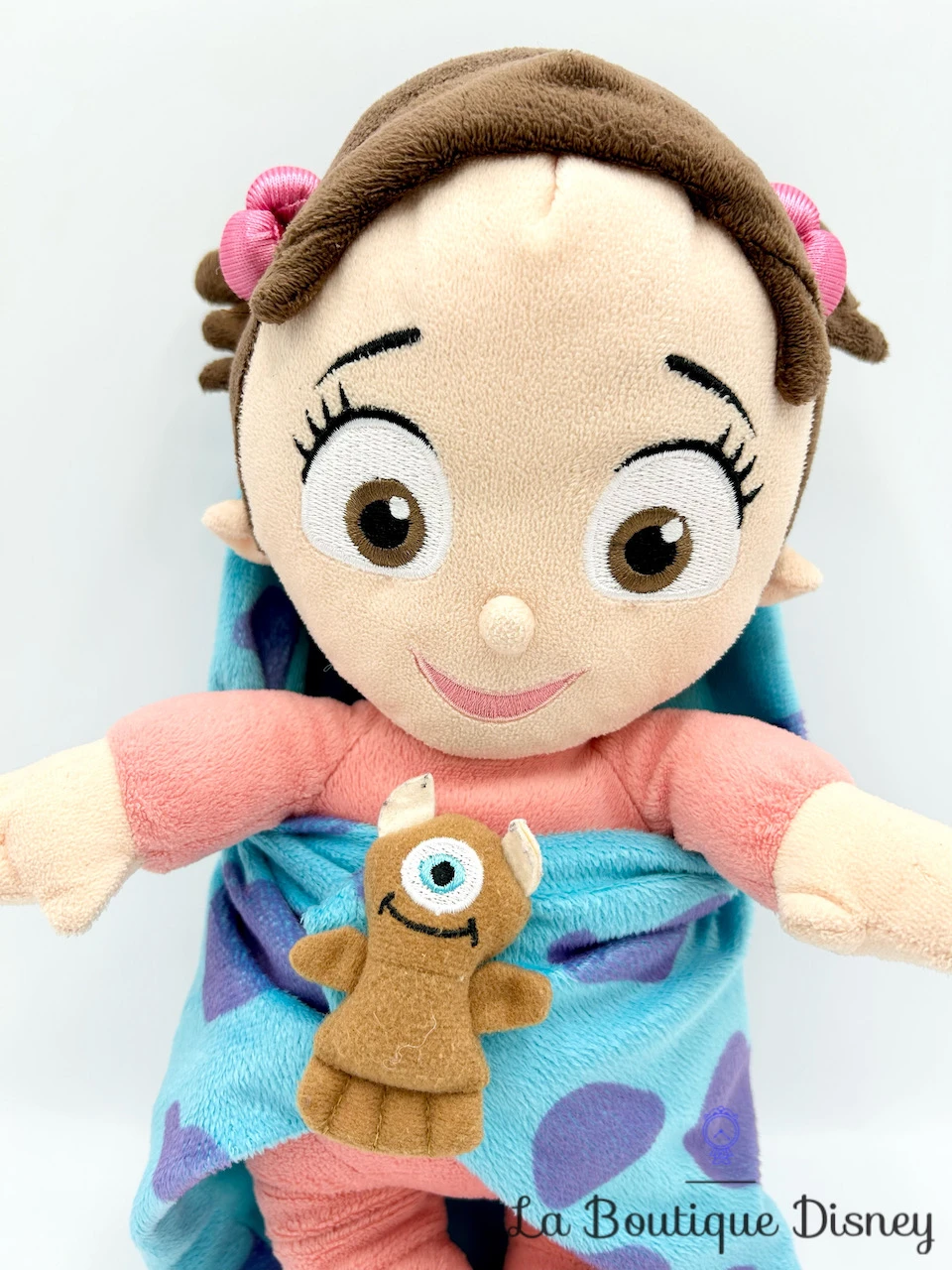 Peluche Bouh Monstres Et Cie Disney Babies Disneyland Paris Boo Little Mikey Couffin Couverture 4 Peluche Bouh Monstres Et Cie Disney Babies Disneyland Paris Boo Little Mikey Couffin Couverture – Image 2