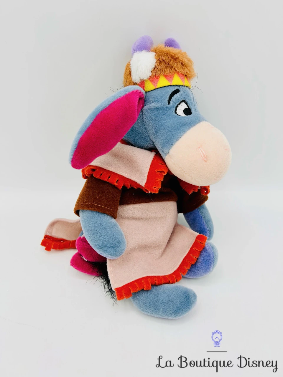 Peluche Bourriquet Indien Disney Store Walt Disney Company Indian Eeyore Winnie L'ourson Collection 5 Peluche Bourriquet Indien Disney Store Walt Disney Company Indian Eeyore Winnie L'ourson Collection – Image 3
