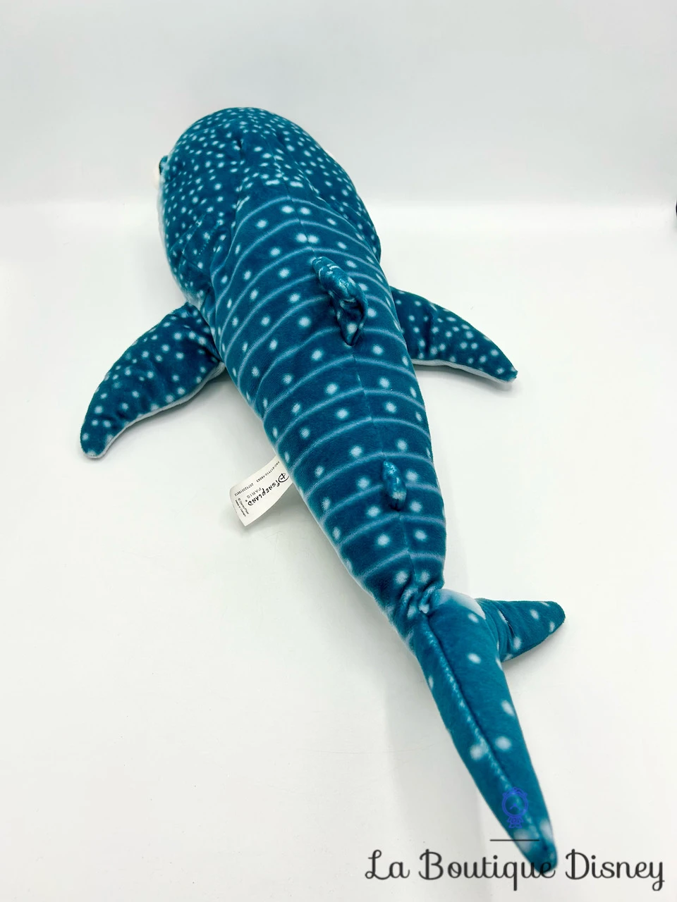 Peluche Destinée Le Monde De Dory Disneyland Paris 2016 Disney Requin Baleine Bleu 58 Cm 6 Peluche Destinée Le Monde De Dory Disneyland Paris 2016 Disney Requin Baleine Bleu 58 Cm – Image 4