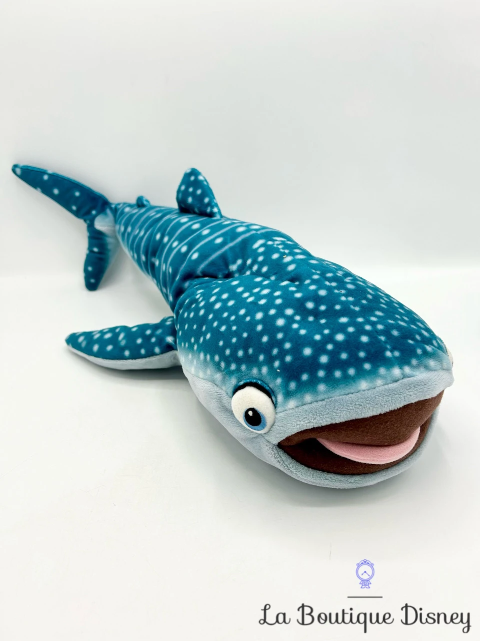 Peluche Destinée Le Monde De Dory Disneyland Paris 2016 Disney Requin Baleine Bleu 58 Cm 4 Peluche Destinée Le Monde De Dory Disneyland Paris 2016 Disney Requin Baleine Bleu 58 Cm – Image 2