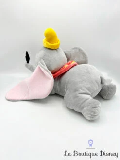 Peluche Dumbo Couché Disney Parks Disneyland éléphant Gris Plume 44 Cm 10 Peluche Dumbo Couché Disney Parks Disneyland éléphant Gris Plume 44 Cm -Meilleur Jouets Magasin peluche dumbo plume couche allonge disney parks disney store elephant gris 50 cm 5