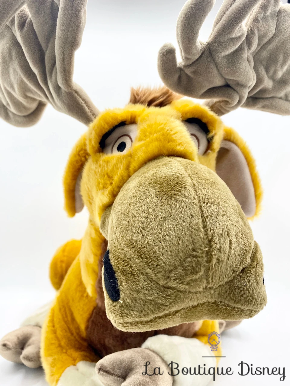 Peluche Muche Élan Frère Des Ours Disney Store Marron Grand Format XXL 50 Cm 5 Peluche Muche Élan Frère Des Ours Disney Store Marron Grand Format XXL 50 Cm – Image 3