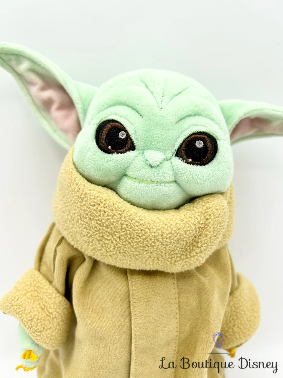 Peluche Grogu The Mandalorian Star Wars Disney Store 2020 Bébé Yoda 28 Cm 4 Peluche Grogu The Mandalorian Star Wars Disney Store 2020 Bébé Yoda 28 Cm – Image 2