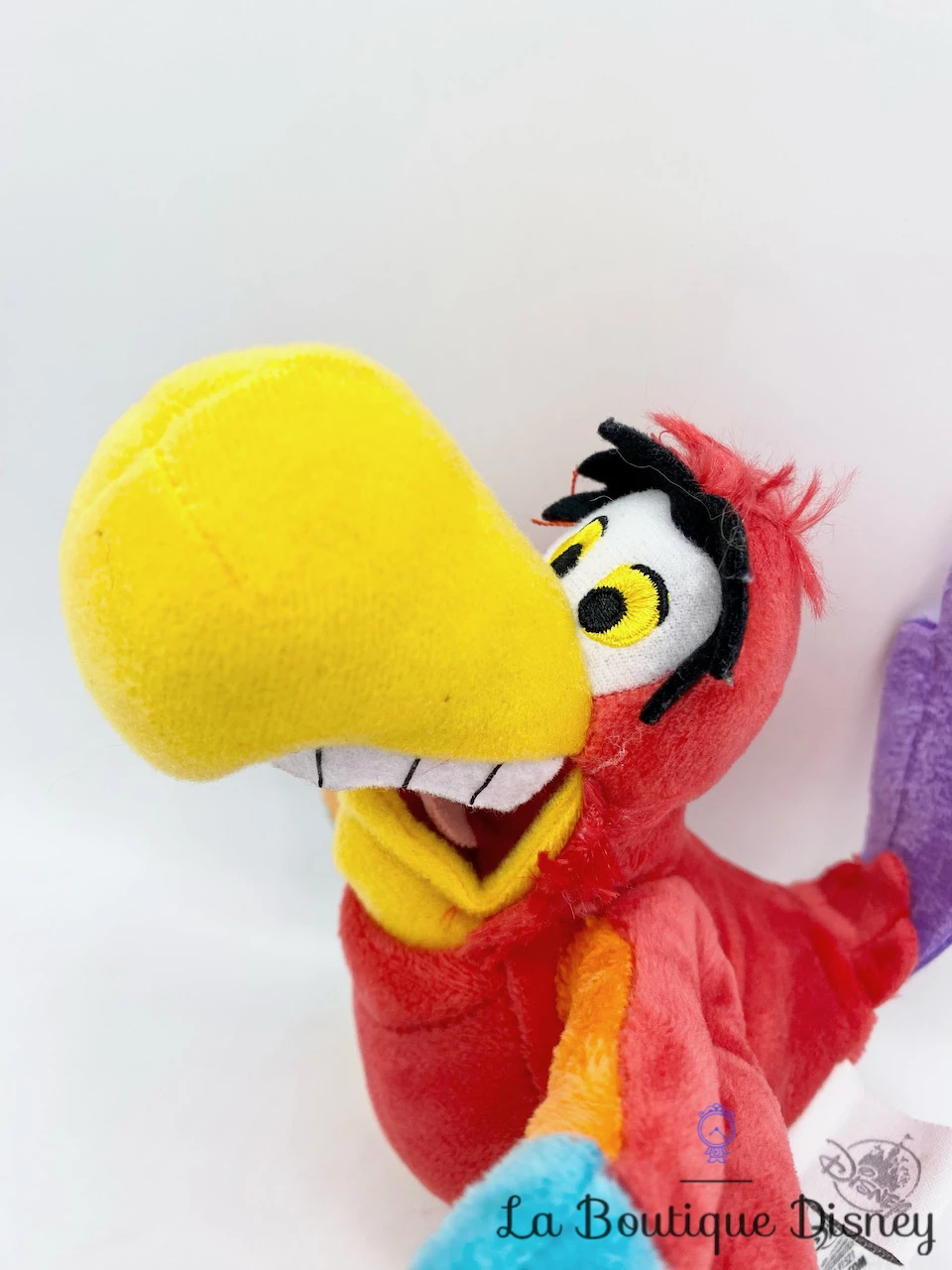 Peluche Iago Perroquet Aladdin Disneyland Paris 2018 Disney Oiseau Rouge 20 Cm 4 Peluche Iago Perroquet Aladdin Disneyland Paris 2018 Disney Oiseau Rouge 20 Cm – Image 2