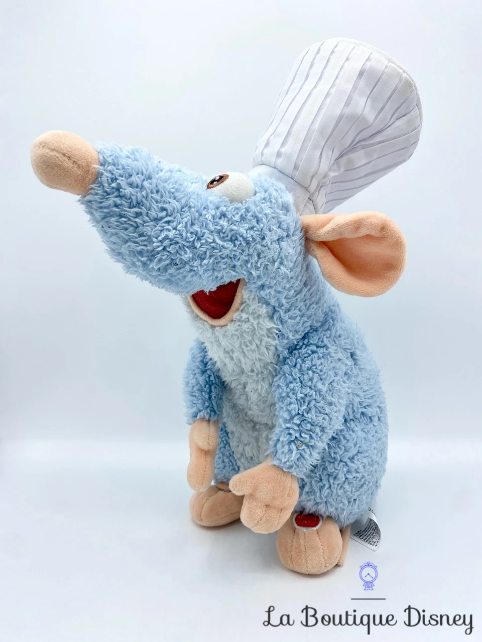 Peluche Interactive Rémy Ratatouille Disneyland Paris Disney Rat Souris Bleu Toque Parle 35 Cm 4 Peluche Interactive Rémy Ratatouille Disneyland Paris Disney Rat Souris Bleu Toque Parle 35 Cm – Image 2