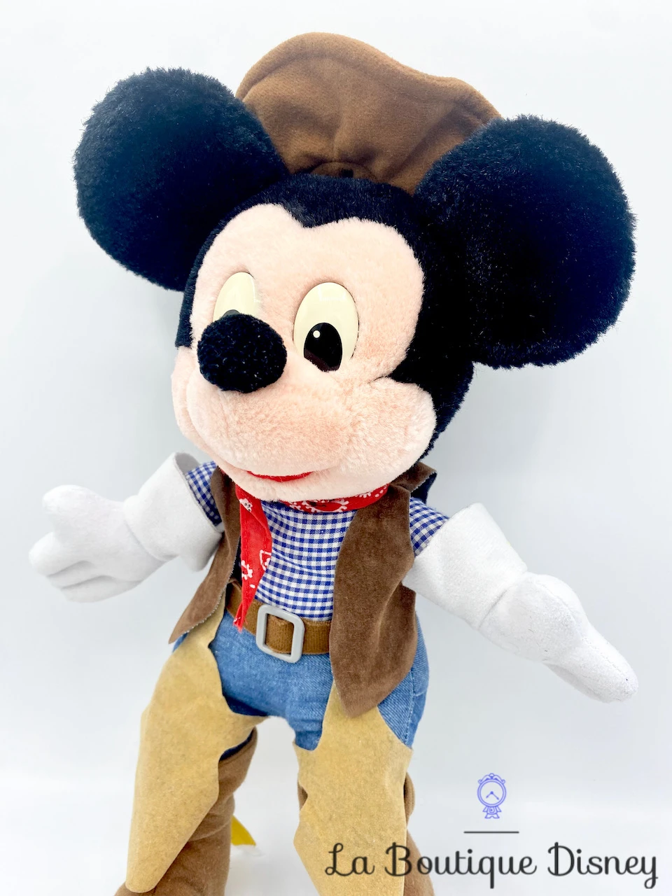 Peluche Mickey Mouse Cow Boy Euro Disney Disneyland Aventurier Western Vintage 38 Cm 4 Peluche Mickey Mouse Cow Boy Euro Disney Disneyland Aventurier Western Vintage 38 Cm – Image 2
