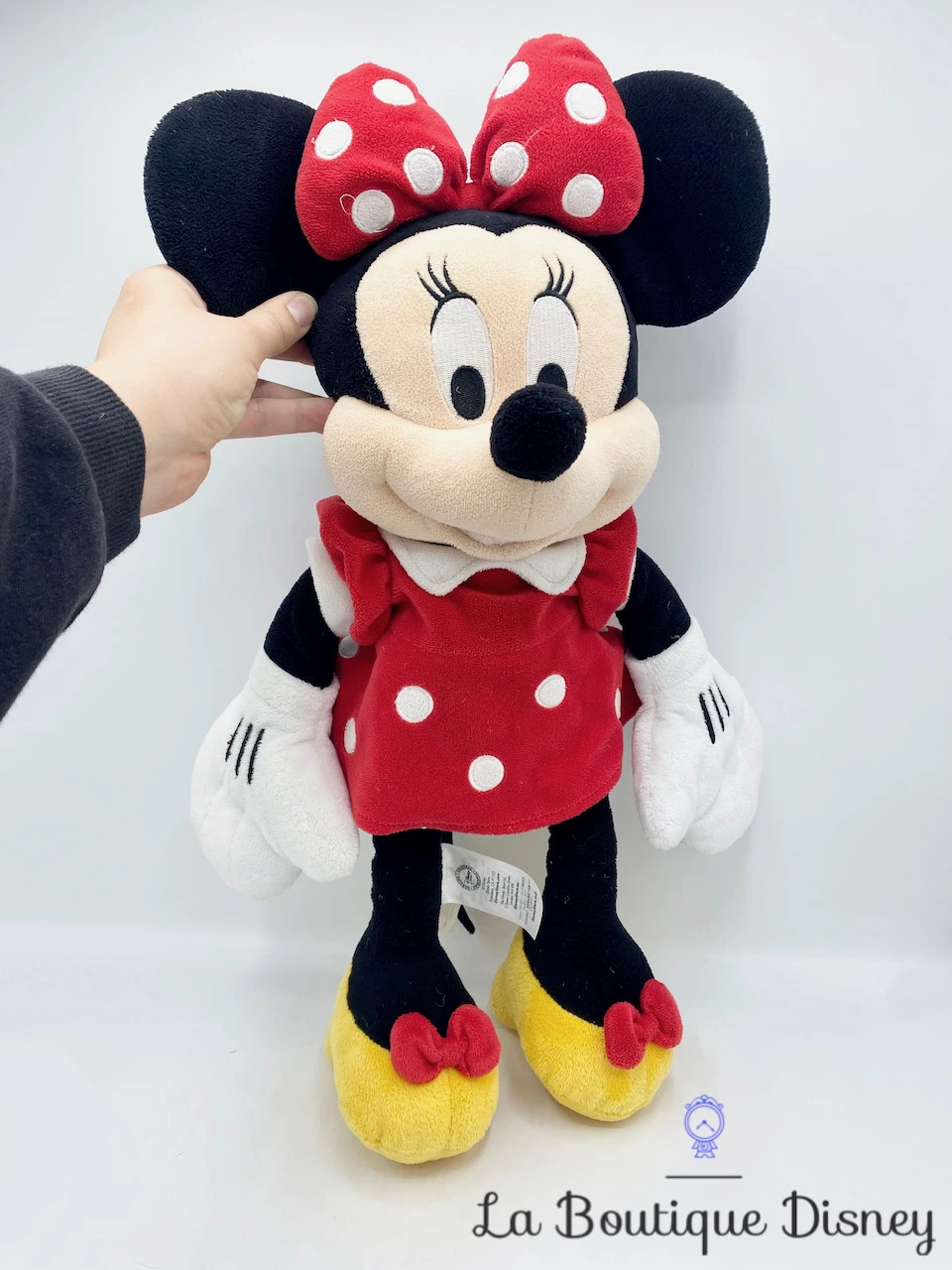 Peluche Minnie Mouse Classique Disney Store Robe Rouge Pois 52 Cm 4 Peluche Minnie Mouse Classique Disney Store Robe Rouge Pois 52 Cm – Image 2