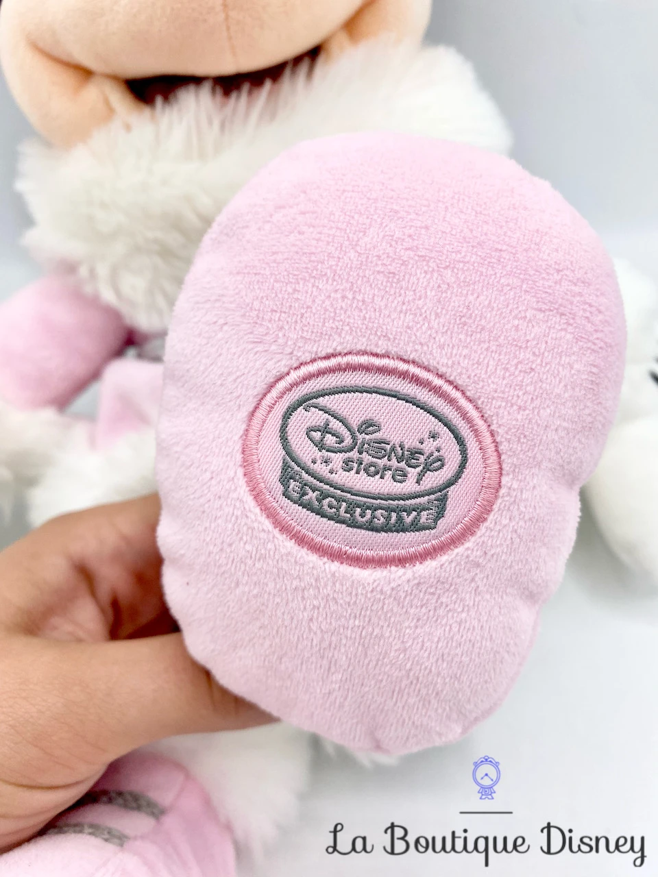 Peluche Minnie Mouse Hiver Disney Store Exclusive Manteau Chapka Blanc Rose 46 Cm 7 Peluche Minnie Mouse Hiver Disney Store Exclusive Manteau Chapka Blanc Rose 46 Cm – Image 5