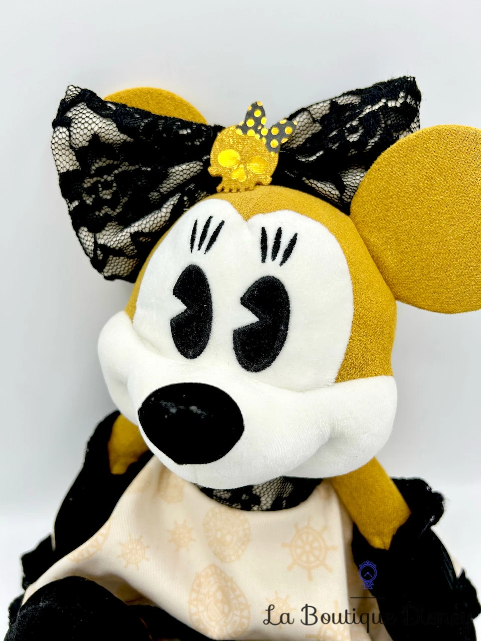 Peluche Minnie Mouse The Main Attraction 2 Sur 12 Pirates Of The Caribbean Disney Store 2020 Édition Limitée 43 Cm 4 Peluche Minnie Mouse The Main Attraction 2 Sur 12 Pirates Of The Caribbean Disney Store 2020 Édition Limitée 43 Cm – Image 2