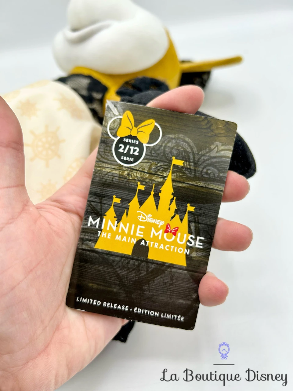 Peluche Minnie Mouse The Main Attraction 2 Sur 12 Pirates Of The Caribbean Disney Store 2020 Édition Limitée 43 Cm 8 Peluche Minnie Mouse The Main Attraction 2 Sur 12 Pirates Of The Caribbean Disney Store 2020 Édition Limitée 43 Cm – Image 6