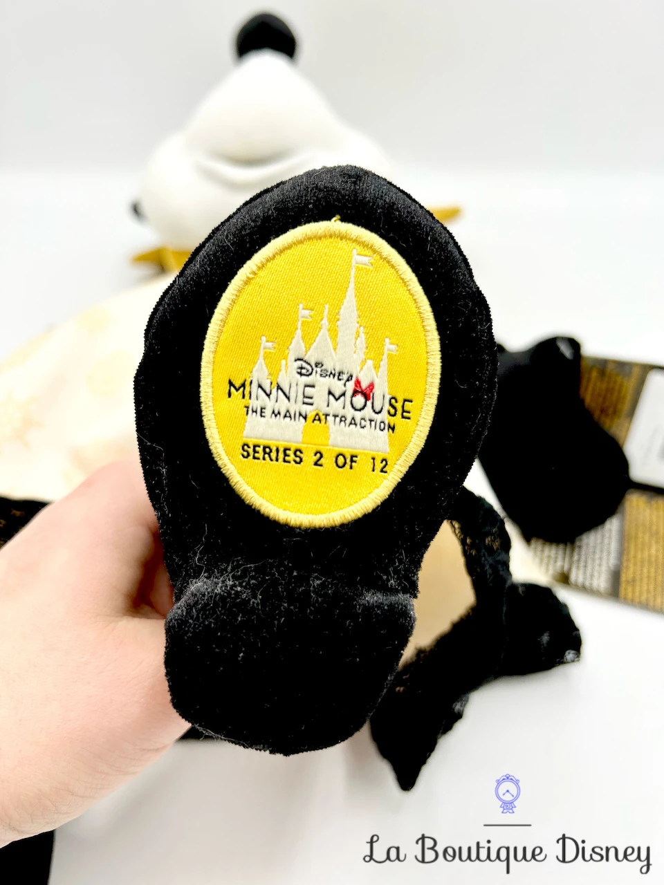 Peluche Minnie Mouse The Main Attraction 2 Sur 12 Pirates Of The Caribbean Disney Store 2020 Édition Limitée 43 Cm 6 Peluche Minnie Mouse The Main Attraction 2 Sur 12 Pirates Of The Caribbean Disney Store 2020 Édition Limitée 43 Cm – Image 4