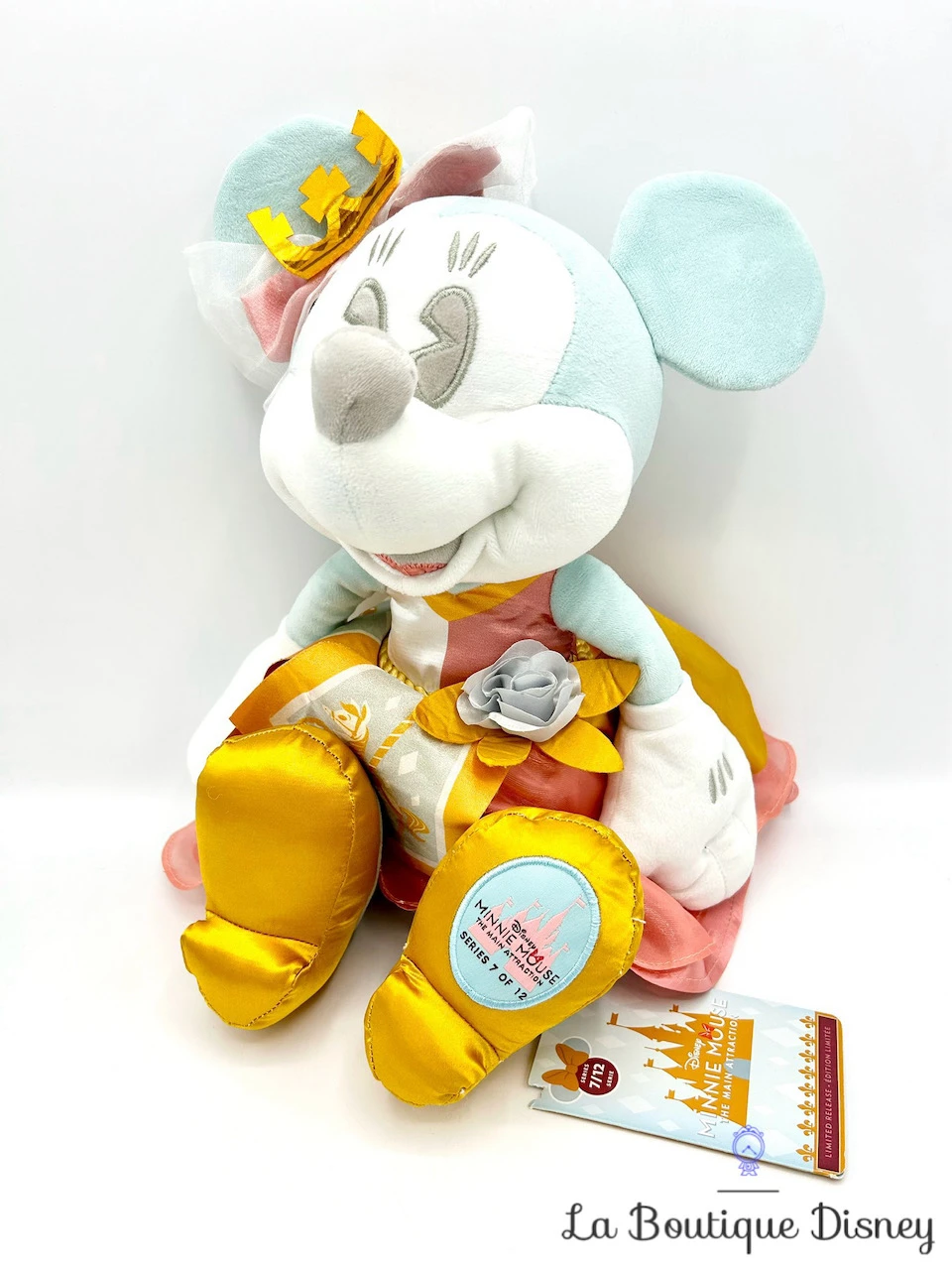 Peluche Minnie Mouse The Main Attraction 7 Sur 12 Prince Charming Regal Carrousel Disney Store 2020 Édition Limitée 43 Cm 3 Peluche Minnie Mouse The Main Attraction 7 Sur 12 Prince Charming Regal Carrousel Disney Store 2020 Édition Limitée 43 Cm