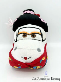 Peluche Okuni Cars 2 Disney Store Voiture Japon Geisha Rouge -Meilleur Jouets Magasin peluche okuni geisha cars 2 disney store voiture japon rouge 3 2