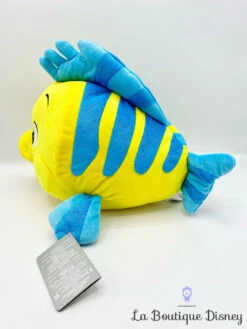 Peluche Polochon La Petite Sirène Disney Store 2023 Poisson Jaune Bleu 38 Cm 10 Peluche Polochon La Petite Sirène Disney Store 2023 Poisson Jaune Bleu 38 Cm -Meilleur Jouets Magasin peluche polochon brillant disney store peluche poisson jaune bleu la petite sirene 3
