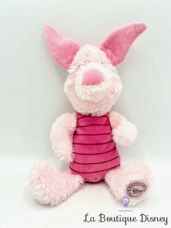 Peluche Porcinet Disney Store Cochon Rose Winnie L'ourson écusson 28 Cm -Meilleur Jouets Magasin peluche porcinet disney store winnie ourson cochon rose ecusson 2
