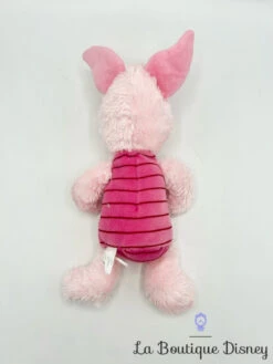 Peluche Porcinet Disney Store Cochon Rose Winnie L'ourson écusson 28 Cm -Meilleur Jouets Magasin peluche porcinet disney store winnie ourson cochon rose ecusson 4