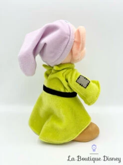 Peluche Simplet Disneyland Paris Disney Blanche Neige Et Les Sept Nains Vert 27 Cm -Meilleur Jouets Magasin peluche simplet nain blanche neige disneyland paris disney vert violet 3
