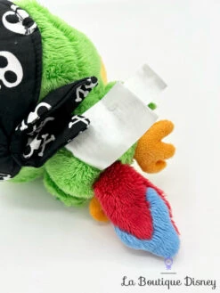Peluche Skully Perroquet Jake Et Les Pirates Du Pays Imaginaire Disney Store Vert Bandana 17 Cm 11 Peluche Skully Perroquet Jake Et Les Pirates Du Pays Imaginaire Disney Store Vert Bandana 17 Cm -Meilleur Jouets Magasin peluche skully perroquet jake et les pirates du pays imaginaire disney store 3