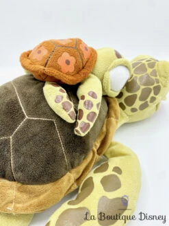 Peluche Crush Et Squiz Tortues Disneyland Paris Disney Le Monde De Némo Vert Marron 36 Cm -Meilleur Jouets Magasin peluche squiz crush disneyland disney tortue le monde de nemo maman petit fils 8