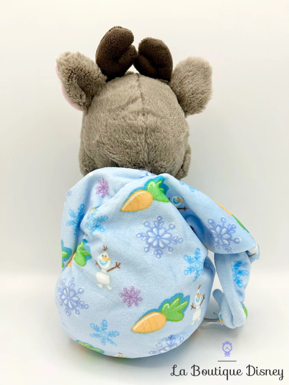 Peluche Sven Emmaillotée La Reine Des Neiges Disney Parks 2017 Renne Gris Couverture Cocon 30 Cm 5 Peluche Sven Emmaillotée La Reine Des Neiges Disney Parks 2017 Renne Gris Couverture Cocon 30 Cm – Image 3