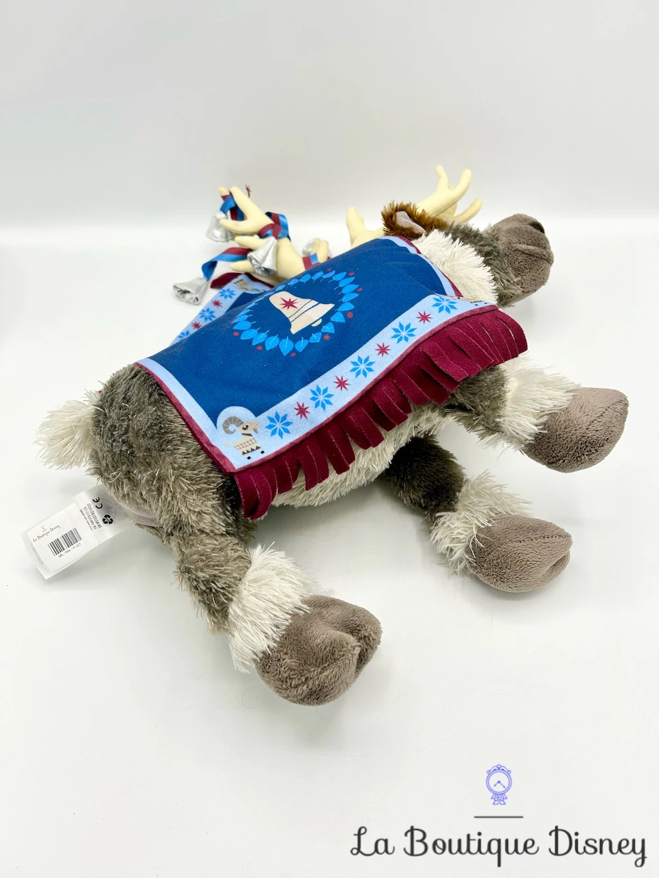 Peluche Sven Joyeuses Fêtes Avec Olaf Disney Store 2017 La Reine Des Neiges Renne Couverture Nordique 40 Cm 8 Peluche Sven Joyeuses Fêtes Avec Olaf Disney Store 2017 La Reine Des Neiges Renne Couverture Nordique 40 Cm – Image 6