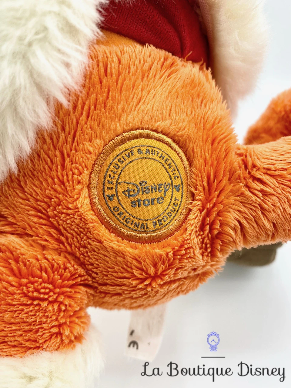 Peluche Tigrou Père Noël Disney Store Exclusive Winnie L'ourson Tigre Bonnet Chapeau Noël 40 Cm 6 Peluche Tigrou Père Noël Disney Store Exclusive Winnie L'ourson Tigre Bonnet Chapeau Noël 40 Cm – Image 4