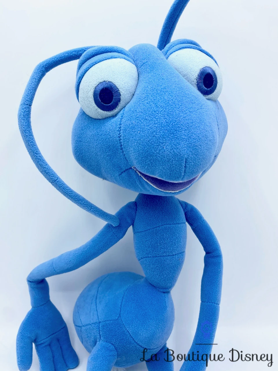 Peluche Tilt 1001 Pattes XXL Disney Store Insecte Fourmi Bleu Articulé 58 Cm 4 Peluche Tilt 1001 Pattes XXL Disney Store Insecte Fourmi Bleu Articulé 58 Cm – Image 2