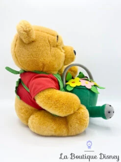 Peluche Winnie L'ourson Arrosoir Disneyland Disney Vintage Fleurs Jardin 28 Cm 10 Peluche Winnie L'ourson Arrosoir Disneyland Disney Vintage Fleurs Jardin 28 Cm -Meilleur Jouets Magasin peluche winnie ourson arrosoir disneyland disney vintage fleurs 2