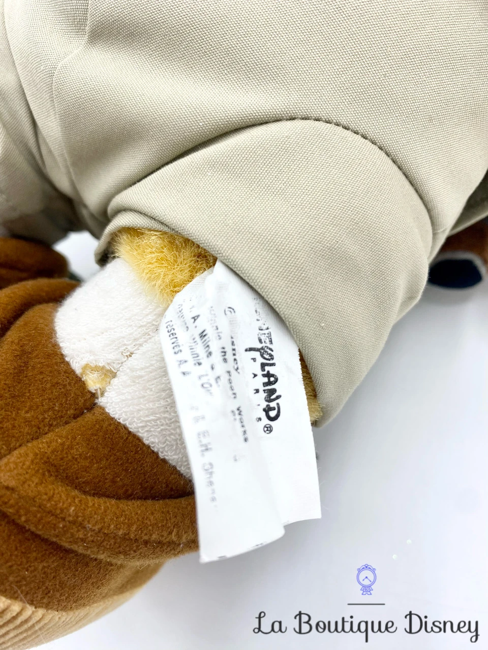 Peluche Winnie L'ourson Aventurier Disneyland Disney Vintage Explorateur Chapeau Jungle 37 Cm 4 Peluche Winnie L'ourson Aventurier Disneyland Disney Vintage Explorateur Chapeau Jungle 37 Cm – Image 2