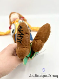 Poupée Chiffon Woody Toy Story Disney Store 2019 Peluche Cow Boy Chapeau 47 Cm 9 Poupée Chiffon Woody Toy Story Disney Store 2019 Peluche Cow Boy Chapeau 47 Cm -Meilleur Jouets Magasin peluche woody disney store toy story cowboy poupee chiffon 5
