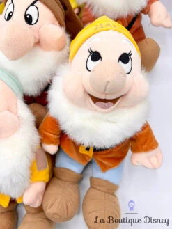 Peluche 7 Nains Blanche Neige Et Les Sept Nains Disney 34 Cm -Meilleur Jouets Magasin peluches les sept nains blanche neige disney 7 nains belgium 6