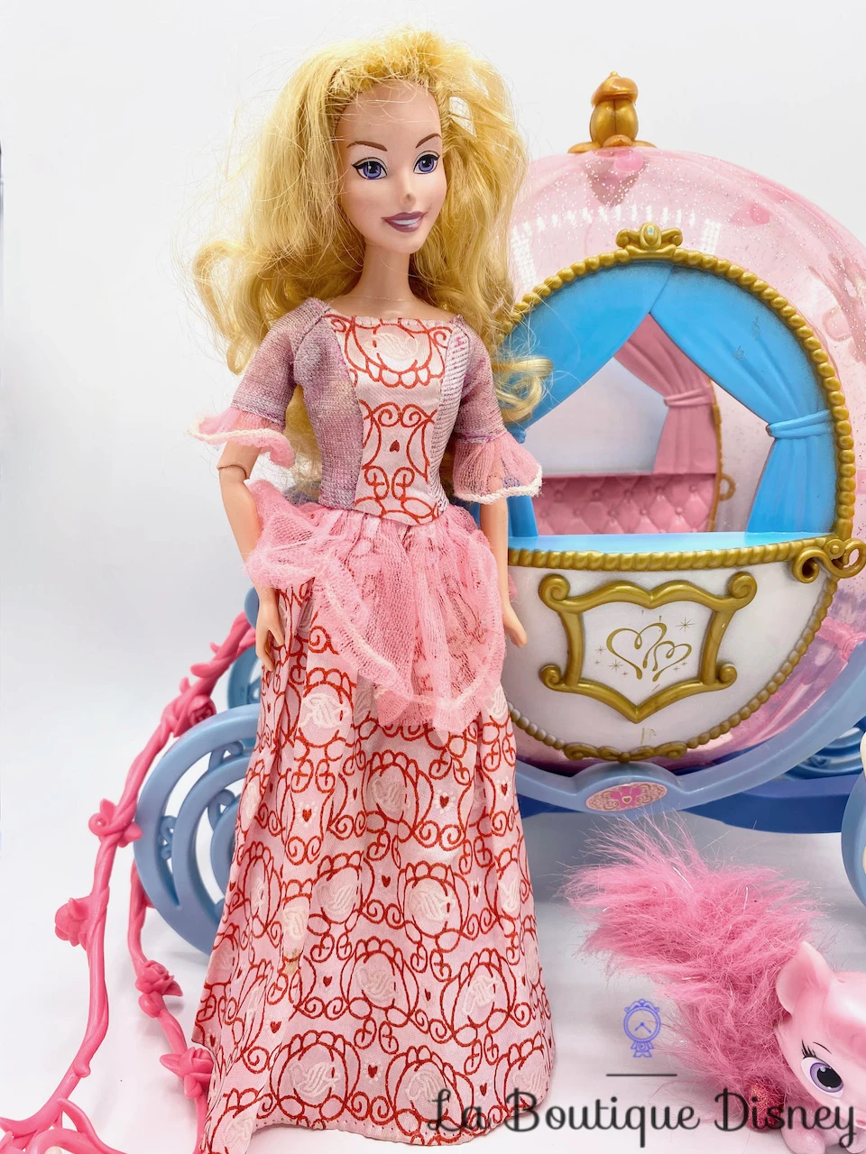 Poupée Aurore La Belle Au Bois Dormant Palace Pets Carrosse Cheval Disney Mattel 1999 Rose 4 Poupée Aurore La Belle Au Bois Dormant Palace Pets Carrosse Cheval Disney Mattel 1999 Rose – Image 2