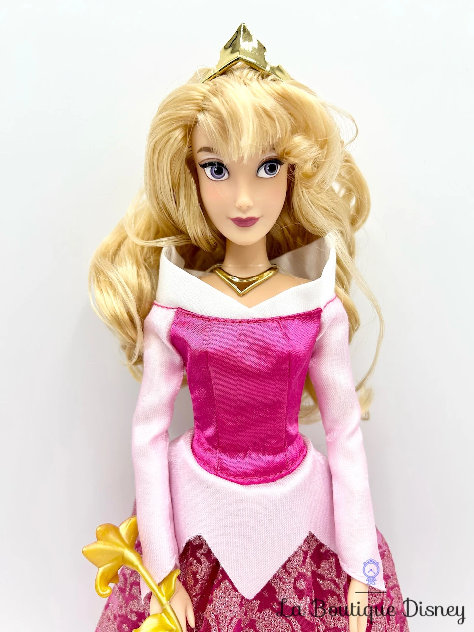 Poupée Aurore La Belle Au Bois Dormant Disney Store Princesse Rose 30 Cm 4 Poupée Aurore La Belle Au Bois Dormant Disney Store Princesse Rose 30 Cm – Image 2