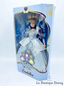 Poupée Cendrillon Disneyland Resort Paris Disney Vintage BOXÉE -Meilleur Jouets Magasin poupee cendrillon disneyland paris disney vintage boxee boite bleu 3