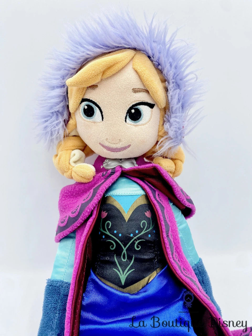 Poupée Chiffon Anna La Reine Des Neiges Disney Store Disney Parks Peluche Princesse Cape Manteau 53 Cm 4 Poupée Chiffon Anna La Reine Des Neiges Disney Store Disney Parks Peluche Princesse Cape Manteau 53 Cm – Image 2