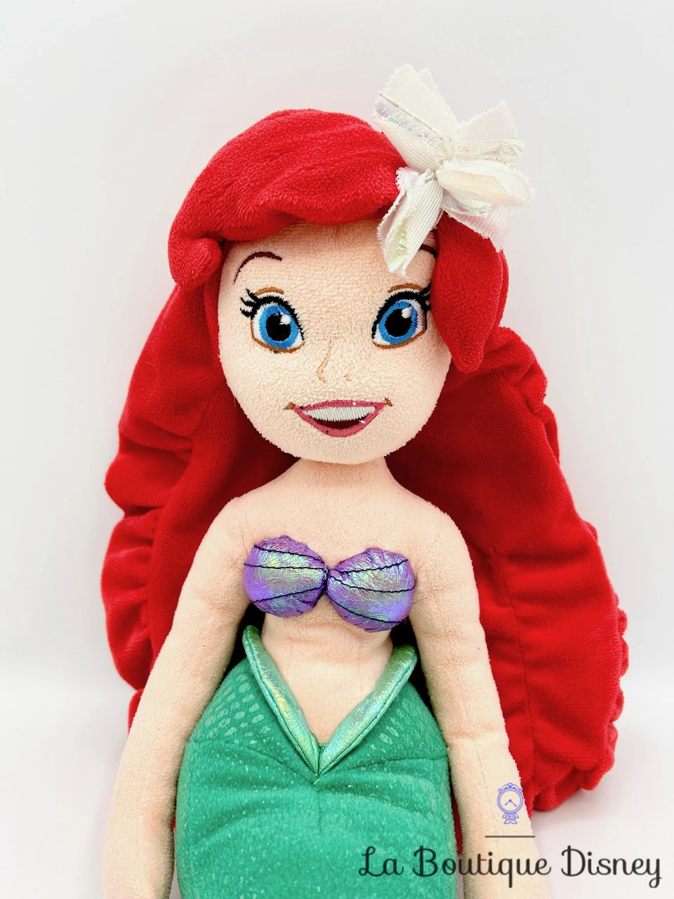 Poupée Chiffon Ariel La Petite Sirène Disney Store Peluche écusson 45 Cm 4 Poupée Chiffon Ariel La Petite Sirène Disney Store Peluche écusson 45 Cm – Image 2
