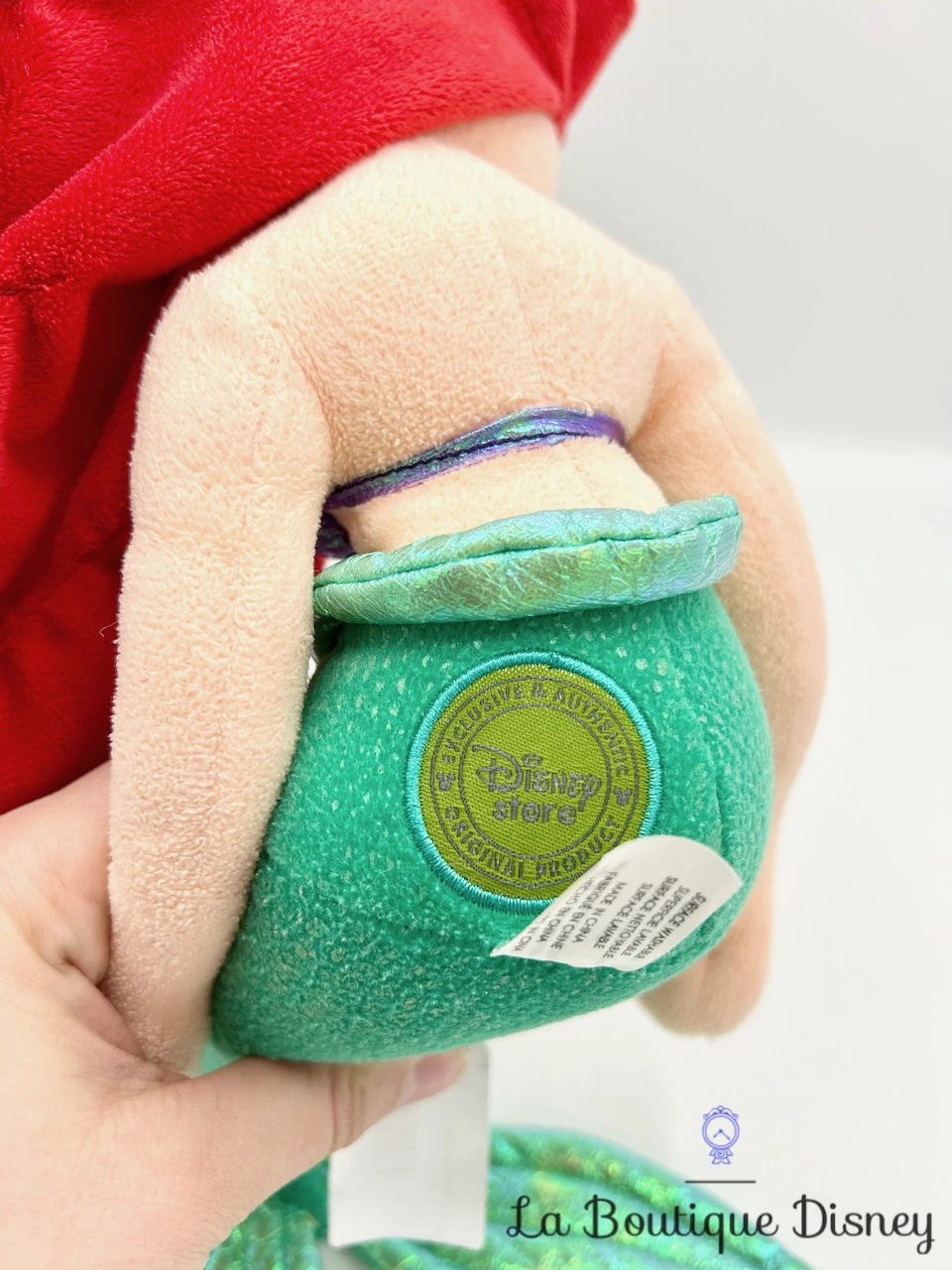 Poupée Chiffon Ariel La Petite Sirène Disney Store Peluche écusson 45 Cm 5 Poupée Chiffon Ariel La Petite Sirène Disney Store Peluche écusson 45 Cm – Image 3