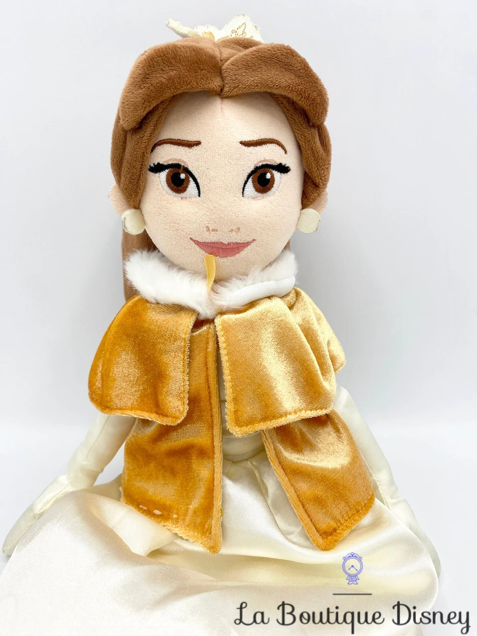 Poupée Chiffon Belle Hiver Disney Store La Belle Et La Bête Peluche Princesse Jaune Cape 48 Cm 4 Poupée Chiffon Belle Hiver Disney Store La Belle Et La Bête Peluche Princesse Jaune Cape 48 Cm – Image 2
